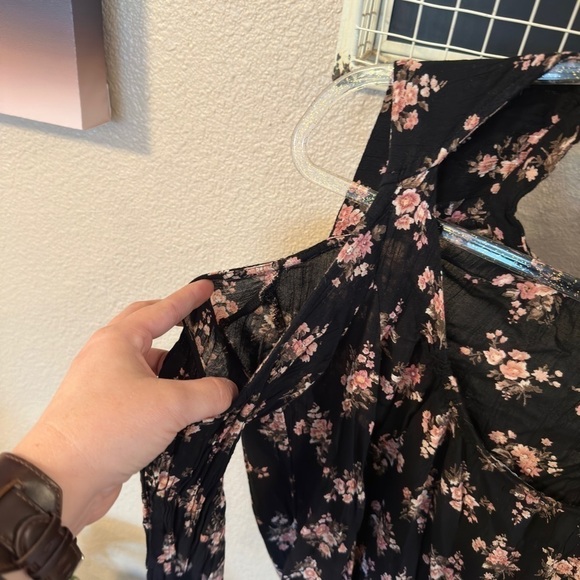 Angie Cold Shoulder Blouse - Picture 3 of 7